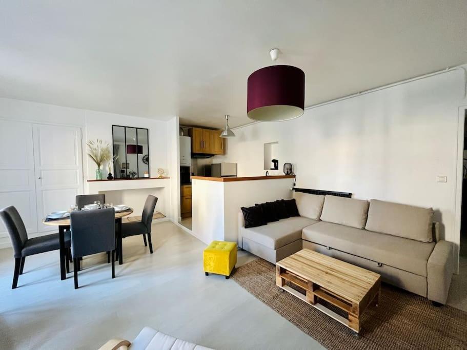Appartement - Centre Ville Historique - Avec Vue Aurillac Buitenkant foto